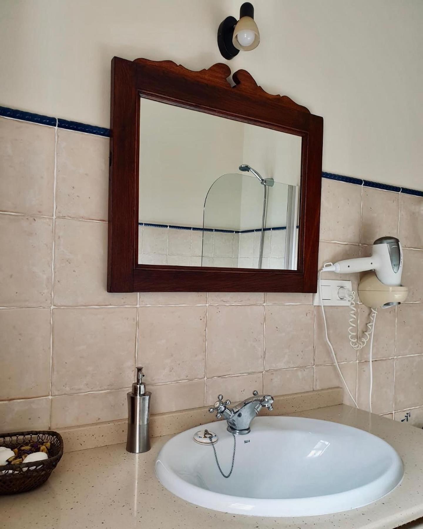 Apartamentos El Picoretu Mestas De Con Esterno foto