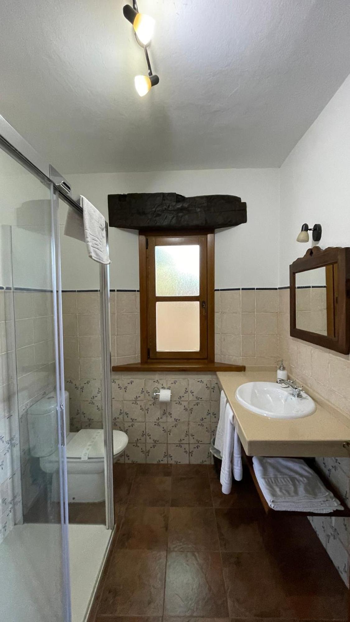 Apartamentos El Picoretu Mestas De Con Esterno foto
