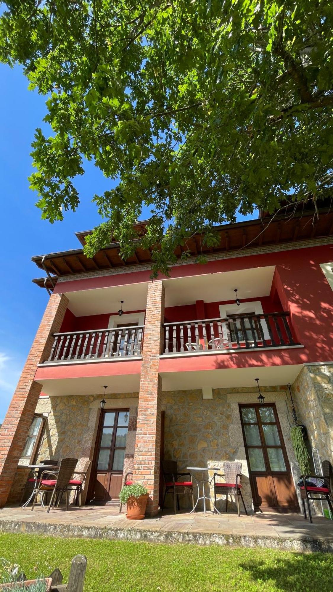 Apartamentos El Picoretu Mestas De Con Esterno foto