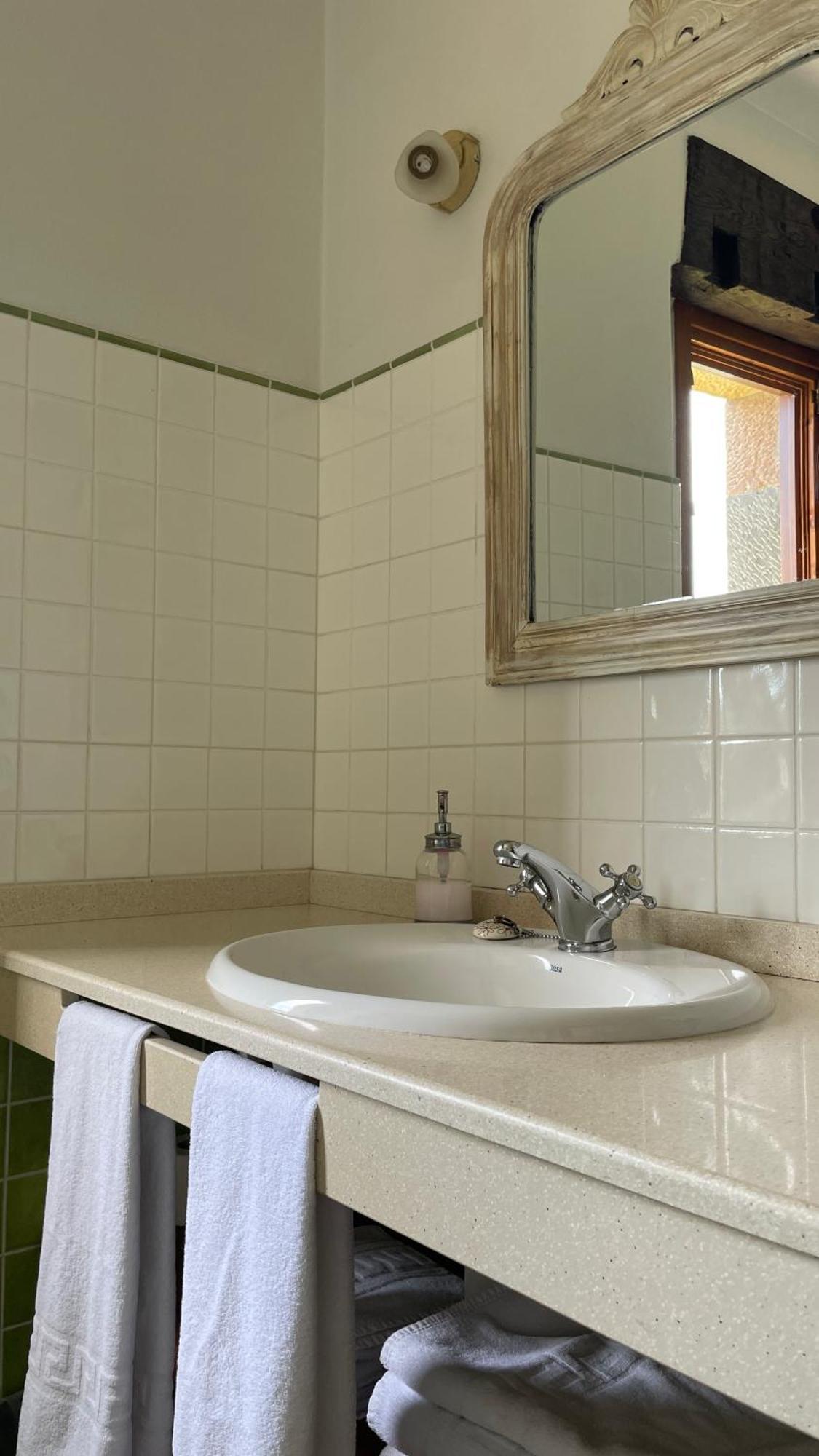 Apartamentos El Picoretu Mestas De Con Esterno foto