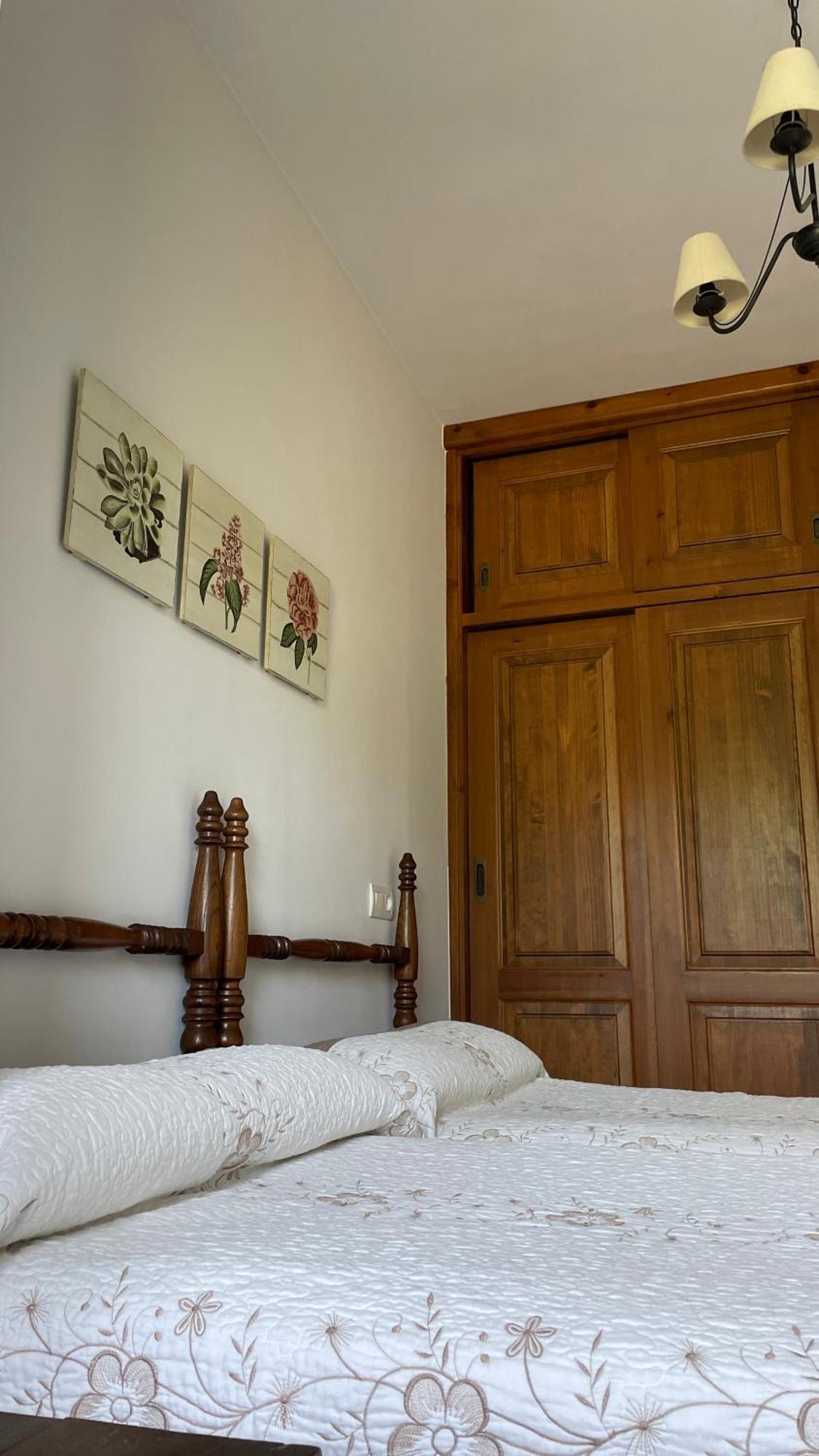 Apartamentos El Picoretu Mestas De Con Esterno foto