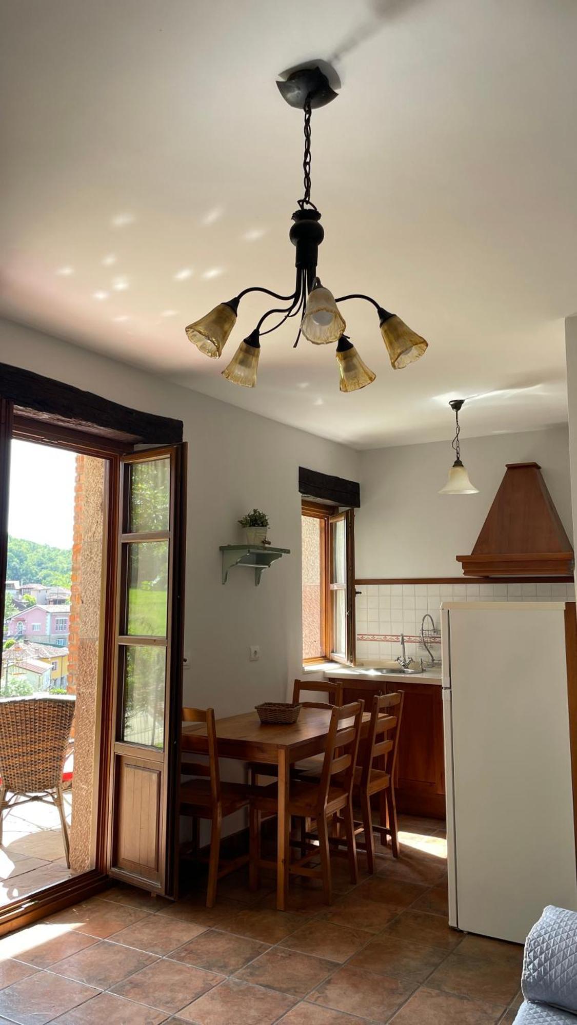 Apartamentos El Picoretu Mestas De Con Esterno foto
