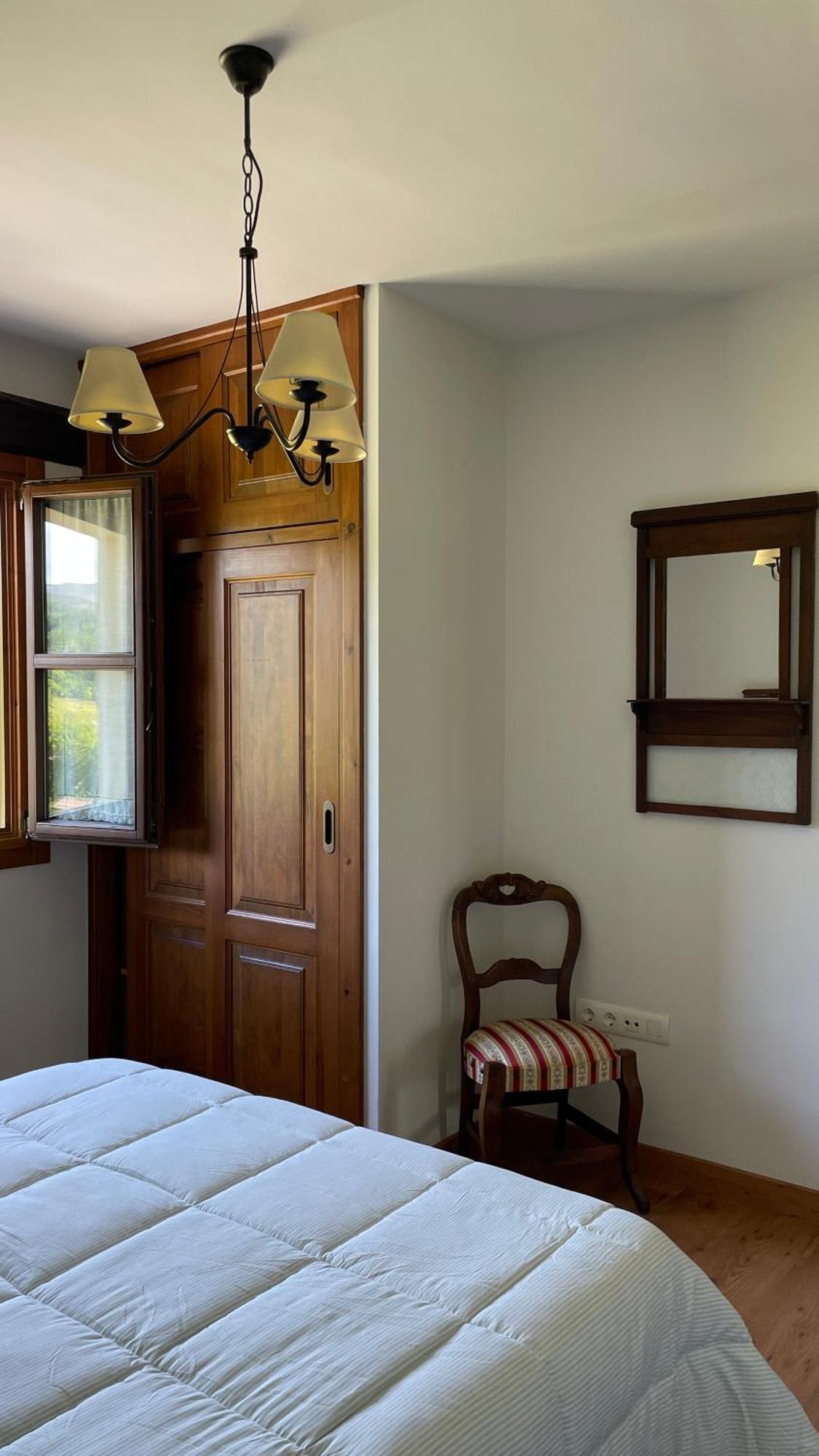 Apartamentos El Picoretu Mestas De Con Esterno foto