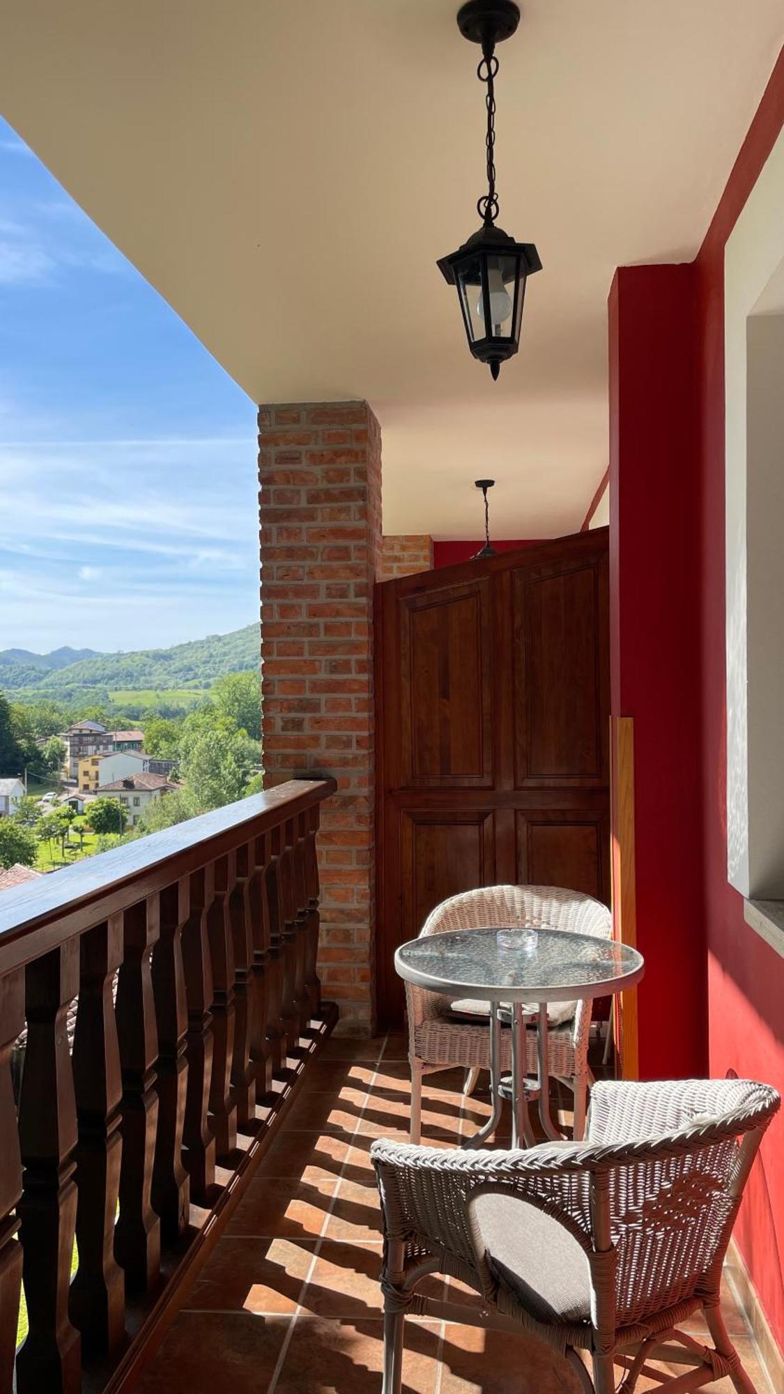 Apartamentos El Picoretu Mestas De Con Esterno foto