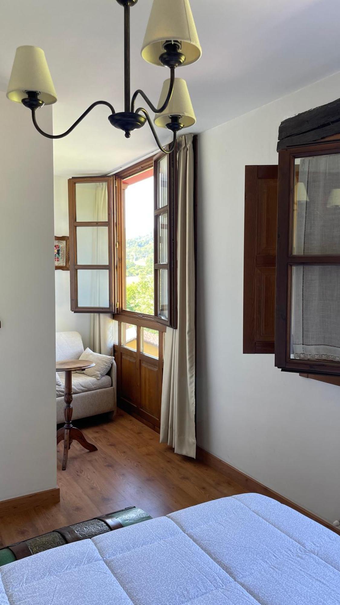 Apartamentos El Picoretu Mestas De Con Esterno foto