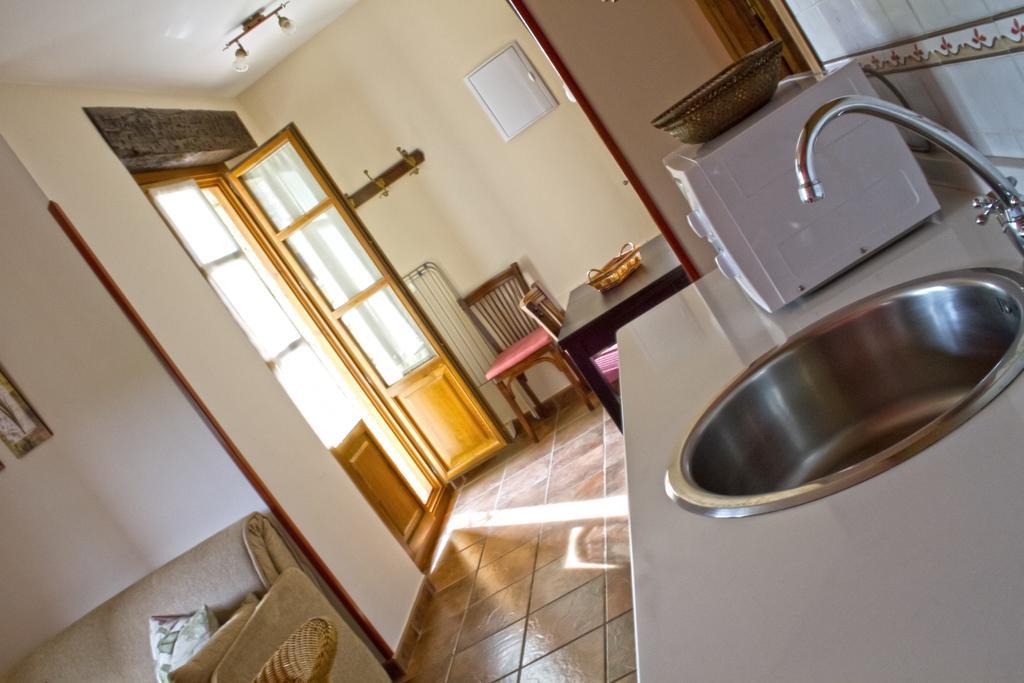 Apartamentos El Picoretu Mestas De Con Esterno foto