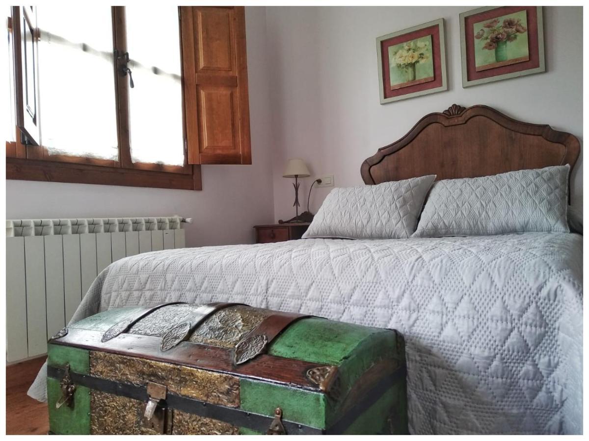 Apartamentos El Picoretu Mestas De Con Esterno foto